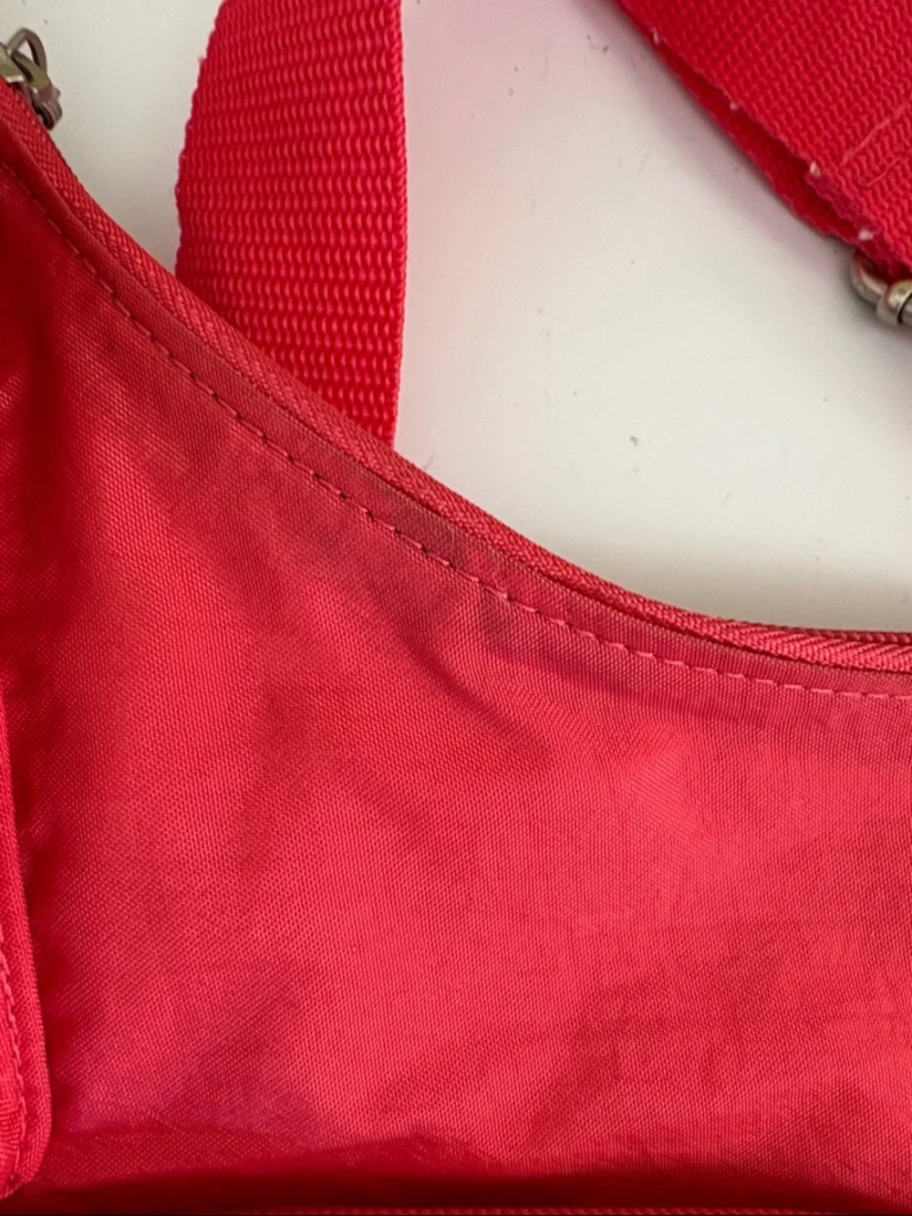 Baggallini Red/Coral Sling Nylon Crossbody Messenger Bag